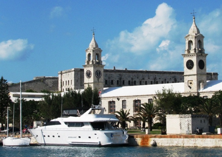 Panorámica de la fortaleza de King´s Wharf FORTRESS BERMUDA CRUCEROS AGENCIAS DE VIAJES CRUCEROS